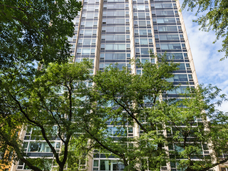 2728 N Hampden Court Chicago IL 60614