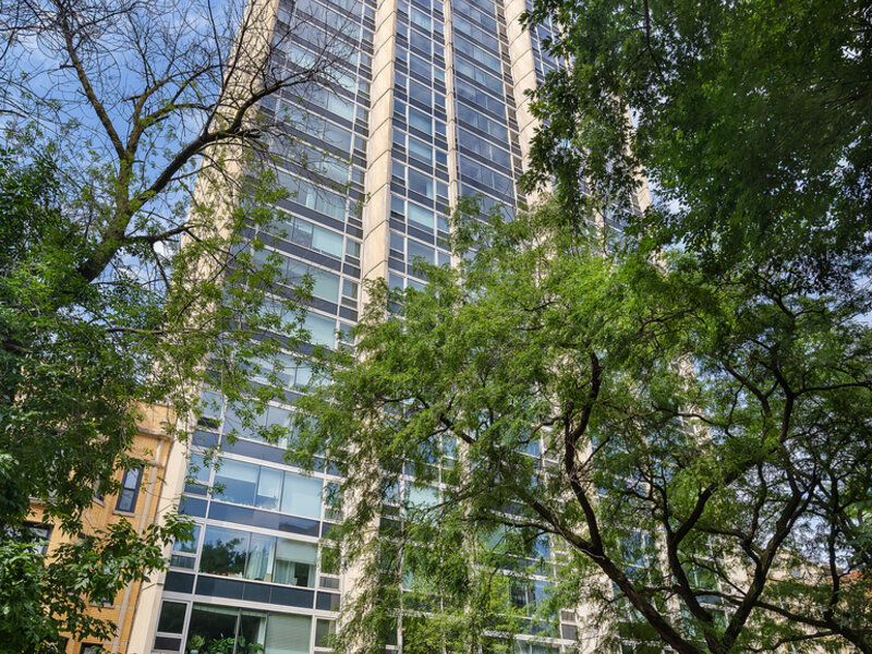 2728 N Hampden Court Chicago IL 60614