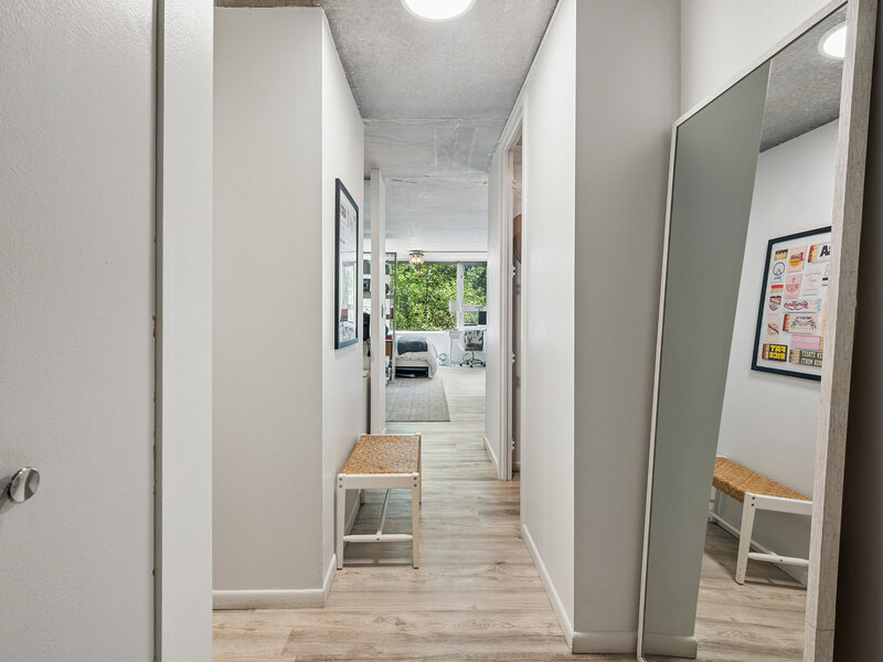 2728 N Hampden Court Chicago IL 60614