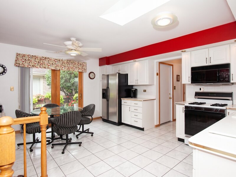 9430 S 69th Avenue Oak Lawn IL 60453