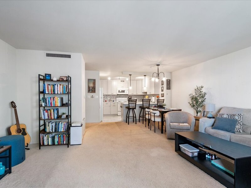 6007 N Sheridan Road Chicago IL 60660
