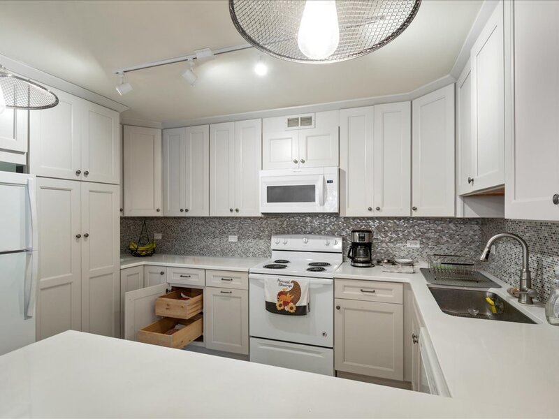 6007 N Sheridan Road Chicago IL 60660