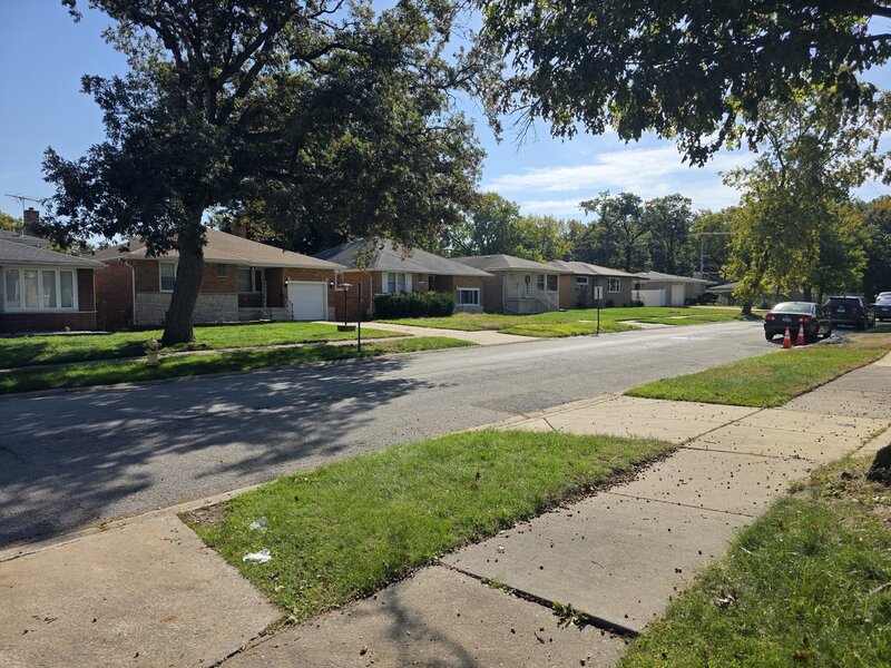 654 Yates Avenue Calumet City IL 60409