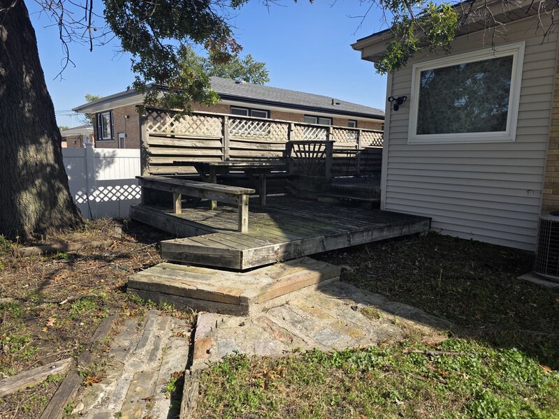654 Yates Avenue Calumet City IL 60409