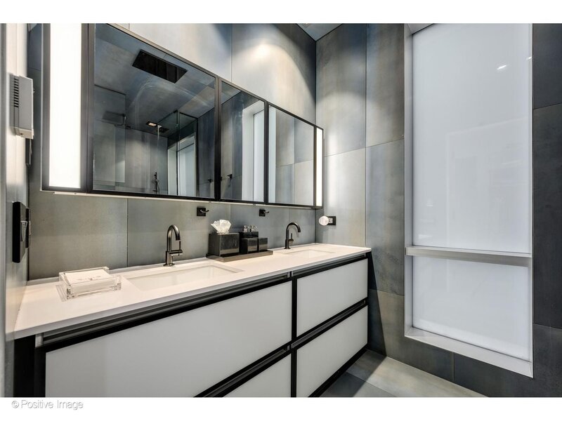 925 N Larrabee Street Chicago IL 60610