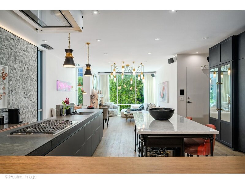 925 N Larrabee Street Chicago IL 60610