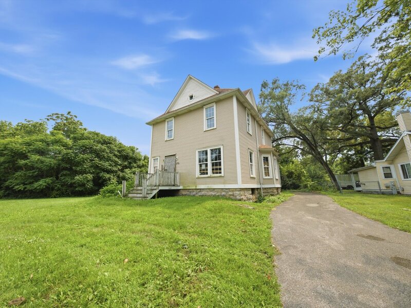 20 E Main Street Glenwood IL 60425