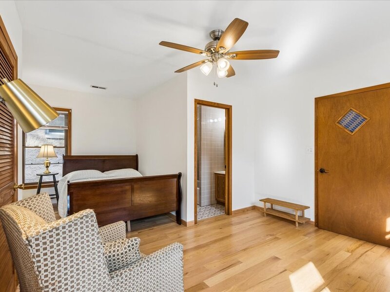 628 W 43rd Place Chicago IL 60609