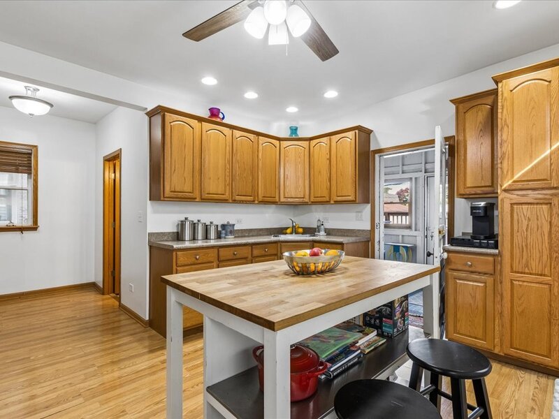628 W 43rd Place Chicago IL 60609