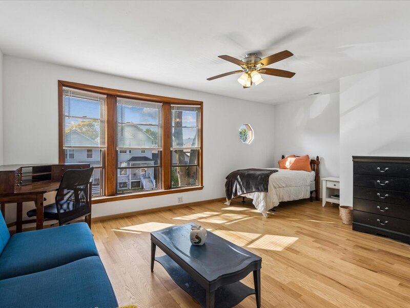 628 W 43rd Place Chicago IL 60609