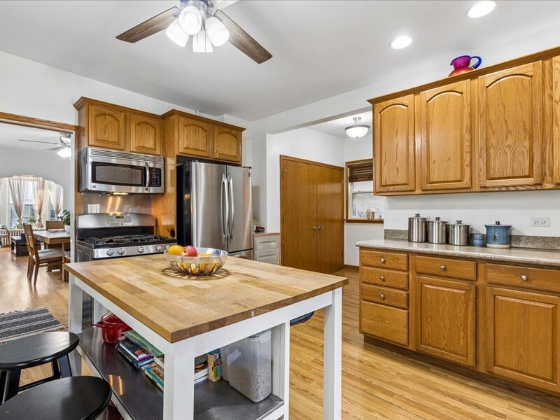 628 W 43rd Place Chicago IL 60609