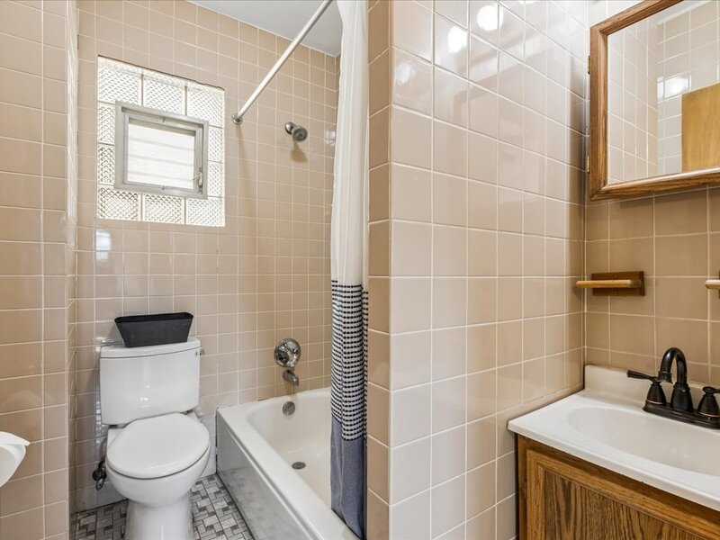 628 W 43rd Place Chicago IL 60609