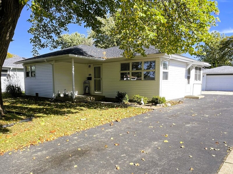 3606 Bobwhite Lane Rolling Meadows IL 60008