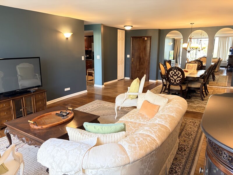 2000 Saint Regis Drive Lombard IL 60148
