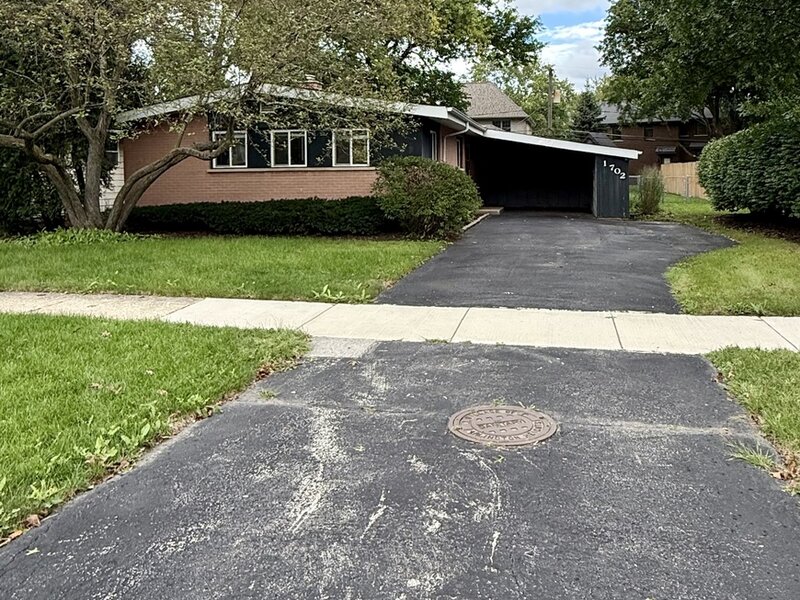 1702 W Oakton Street Arlington Heights IL 60004