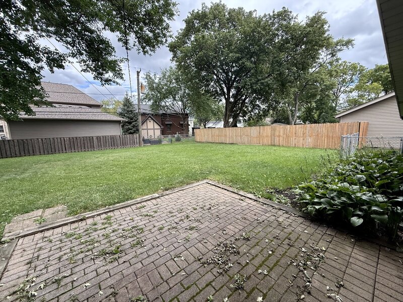1702 W Oakton Street Arlington Heights IL 60004