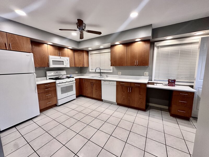 1702 W Oakton Street Arlington Heights IL 60004