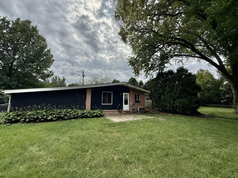 1702 W Oakton Street Arlington Heights IL 60004