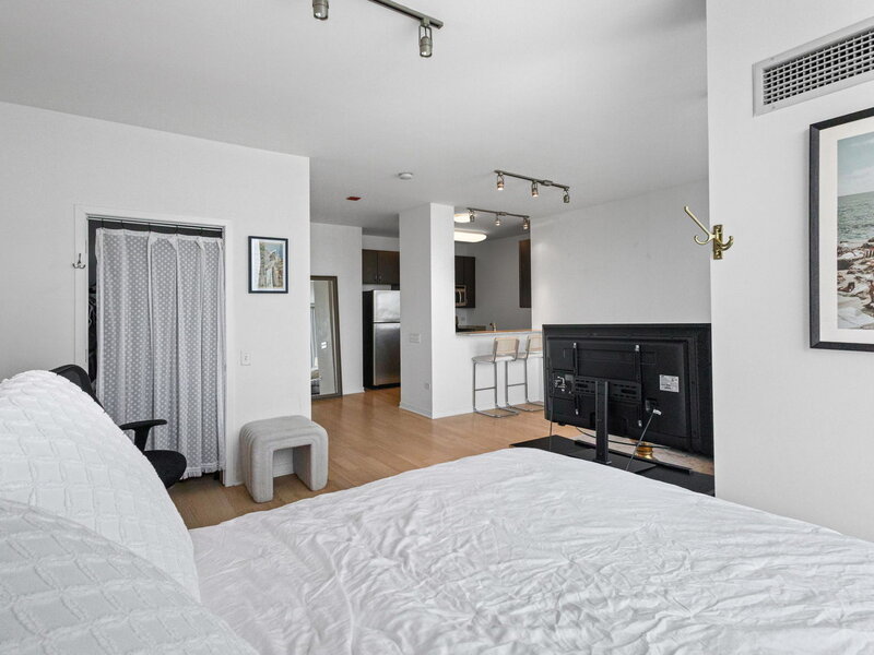 757 N Orleans Street Chicago IL 60654