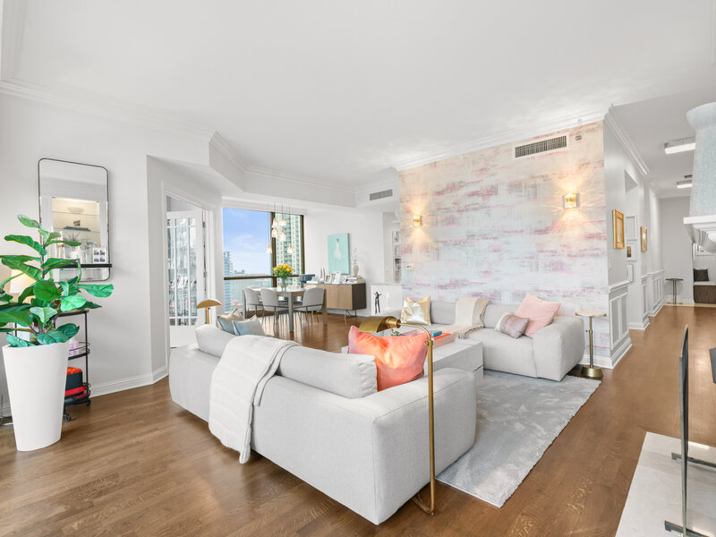21 E Huron Street Chicago IL 60611