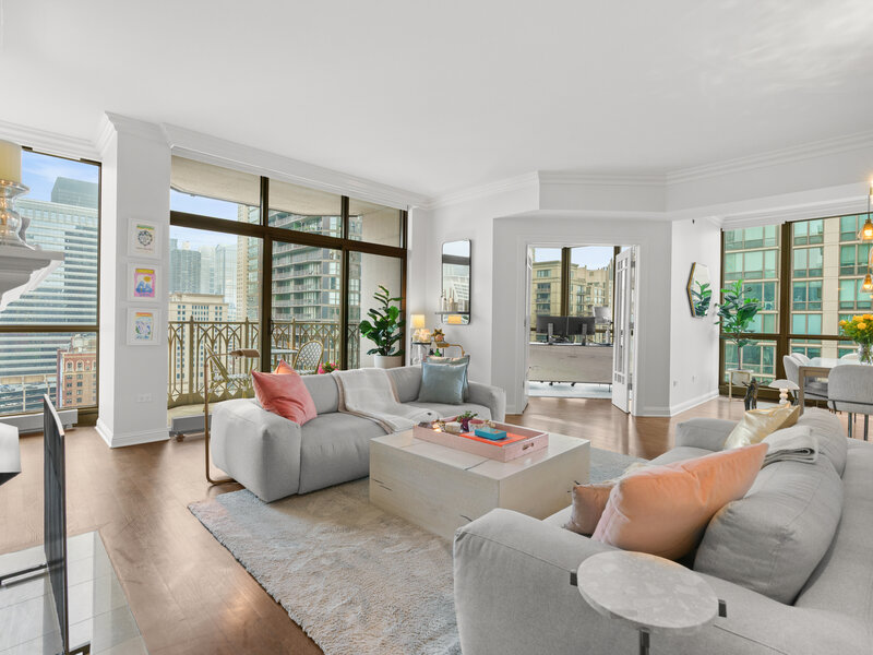 21 E Huron Street Chicago IL 60611