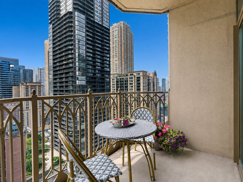 21 E Huron Street Chicago IL 60611