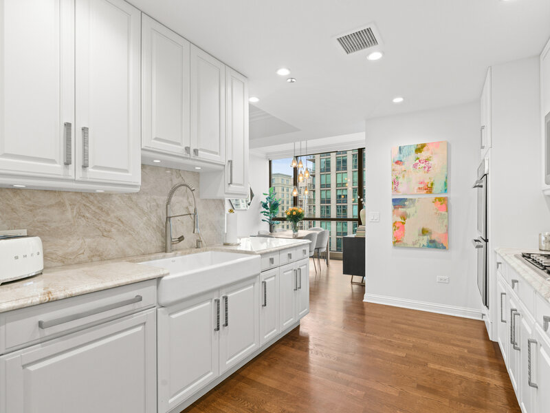 21 E Huron Street Chicago IL 60611