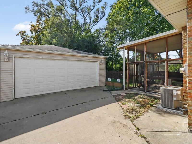 504 E Butterfield Road Elmhurst IL 60126