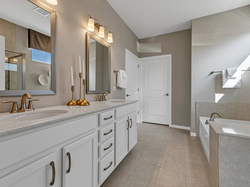 2834 Summer Court Lindenhurst IL 60046