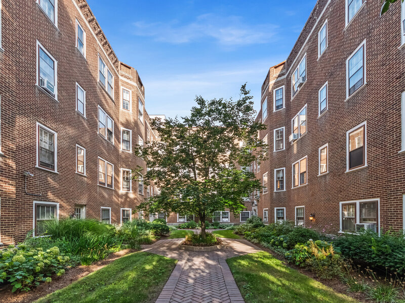 220 S Maple Avenue Oak Park IL 60302