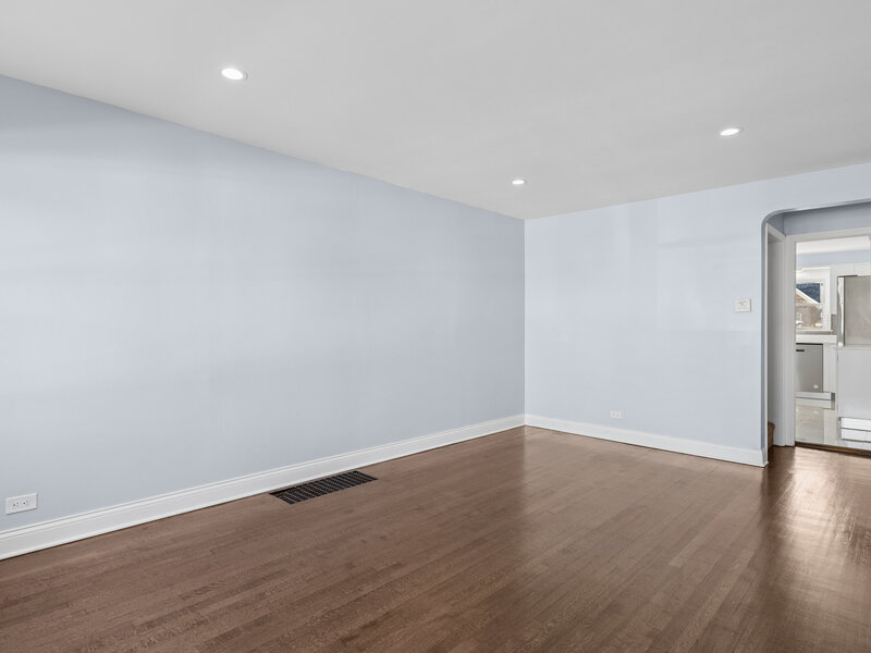 8019 S Francisco Avenue Chicago IL 60652