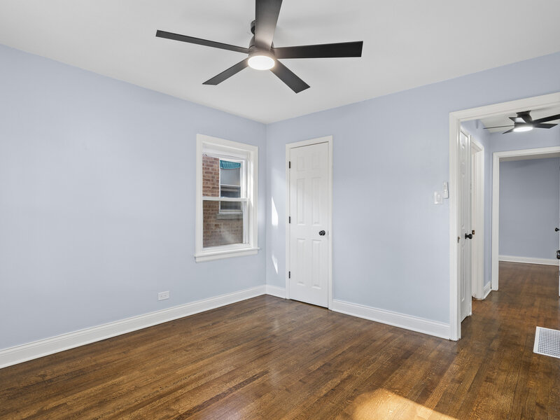8019 S Francisco Avenue Chicago IL 60652