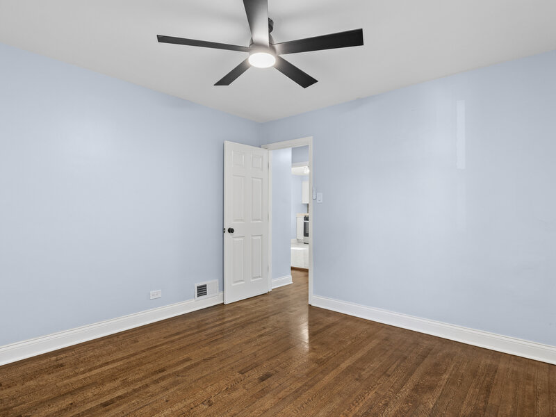 8019 S Francisco Avenue Chicago IL 60652