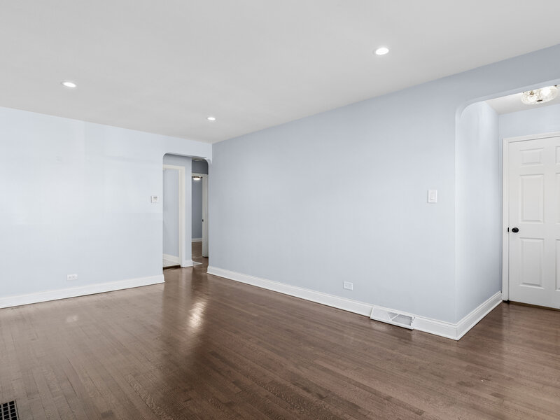 8019 S Francisco Avenue Chicago IL 60652