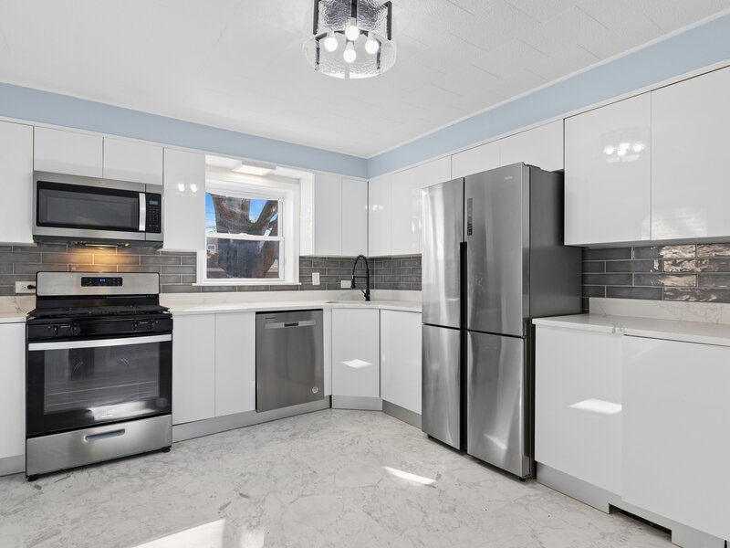 8019 S Francisco Avenue Chicago IL 60652