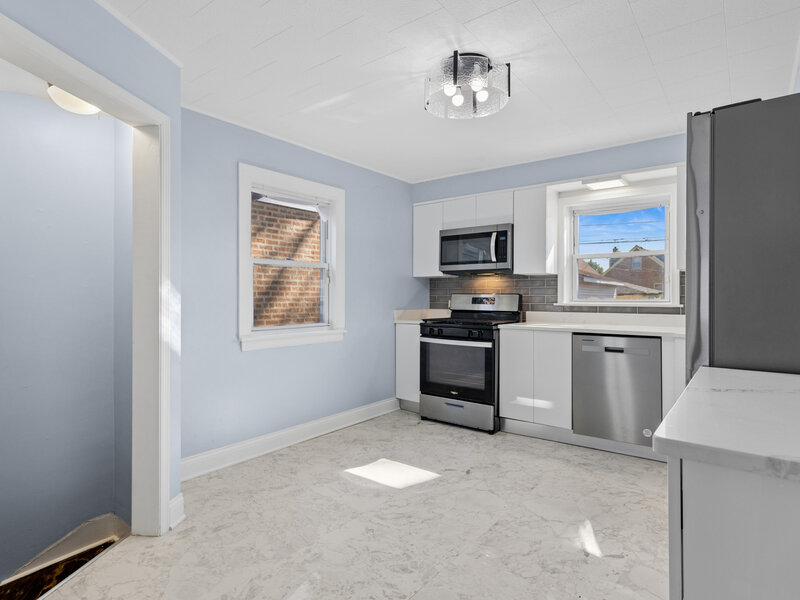 8019 S Francisco Avenue Chicago IL 60652