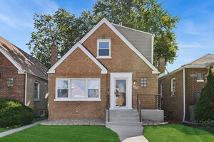 Photo of 8019 S Francisco Avenue Chicago IL 60652