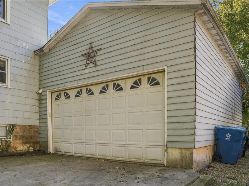 617 4th Avenue Dixon IL 61021