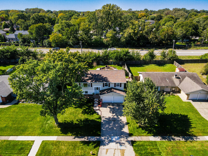 2 Churchill Lane Glen Ellyn IL 60137
