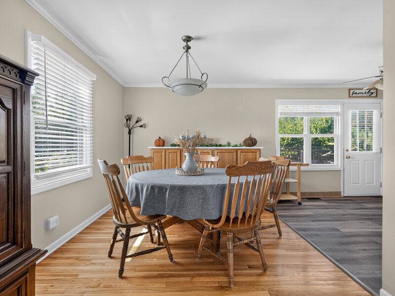 2 Churchill Lane Glen Ellyn IL 60137
