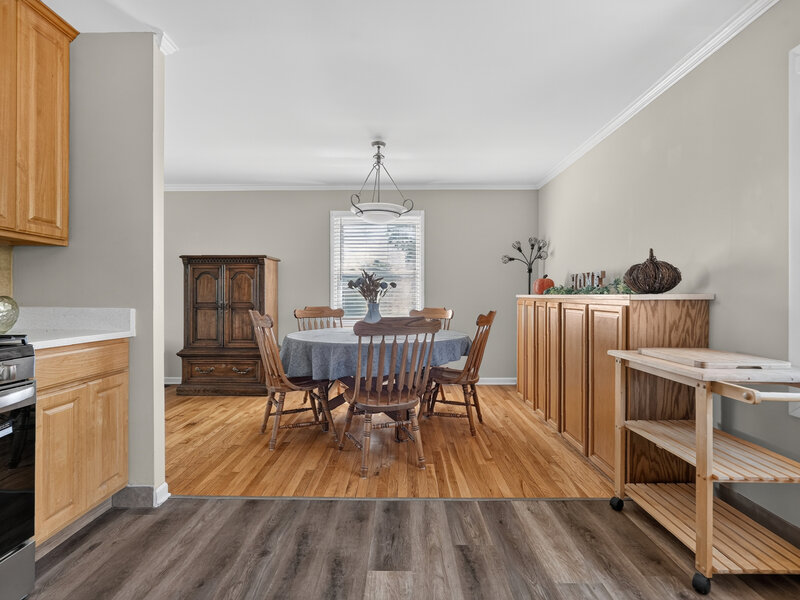 2 Churchill Lane Glen Ellyn IL 60137