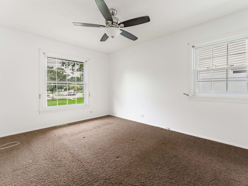 212 Wellington Avenue Elk Grove Village IL 60007