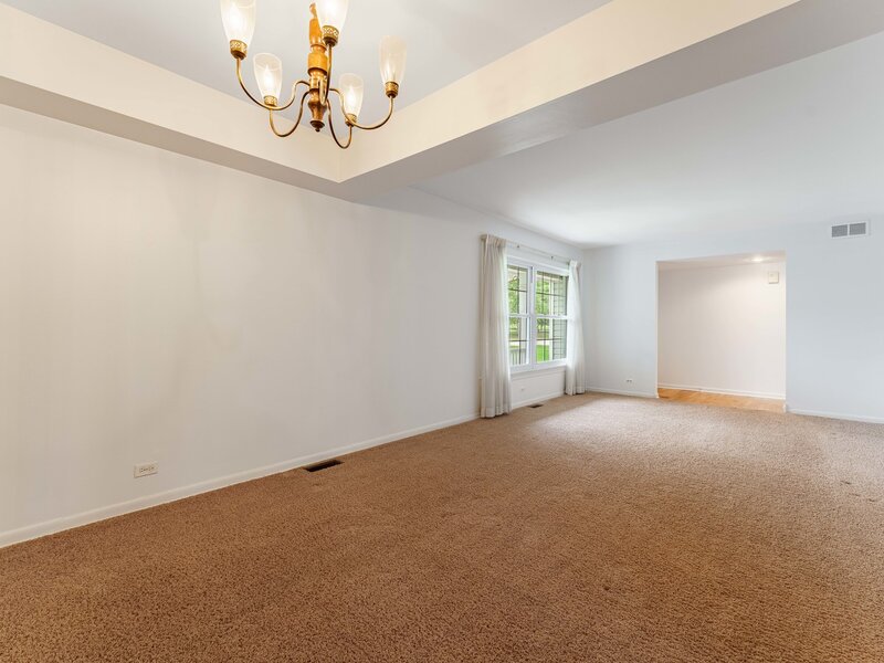212 Wellington Avenue Elk Grove Village IL 60007
