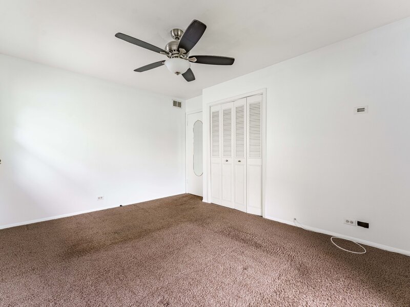 212 Wellington Avenue Elk Grove Village IL 60007