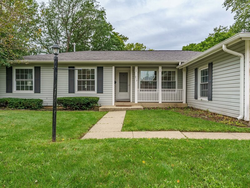 212 Wellington Avenue Elk Grove Village IL 60007