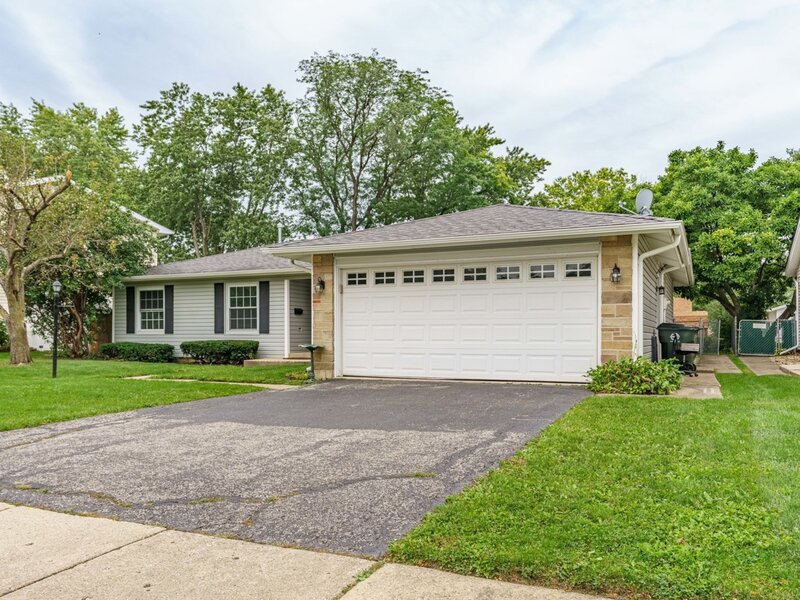 212 Wellington Avenue Elk Grove Village IL 60007