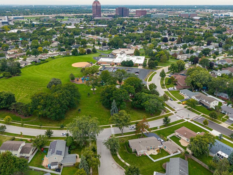 212 Wellington Avenue Elk Grove Village IL 60007