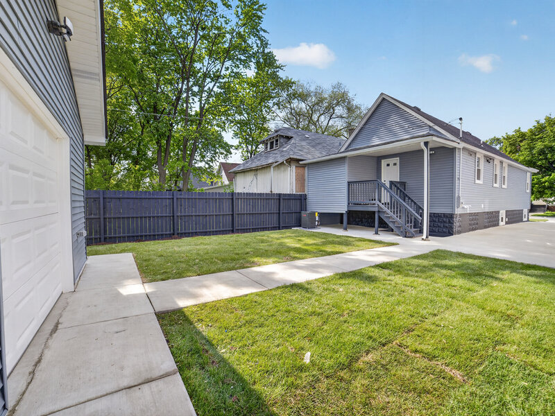 123 W 104th Place Chicago IL 60628
