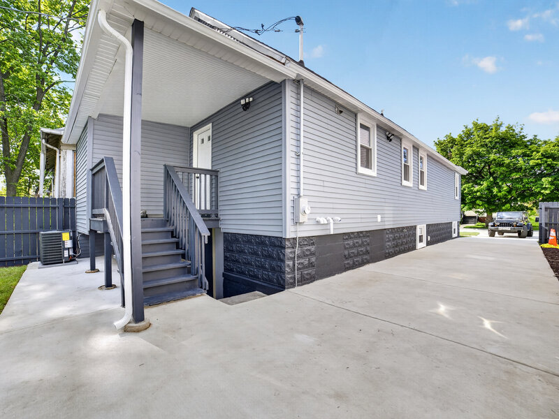 123 W 104th Place Chicago IL 60628