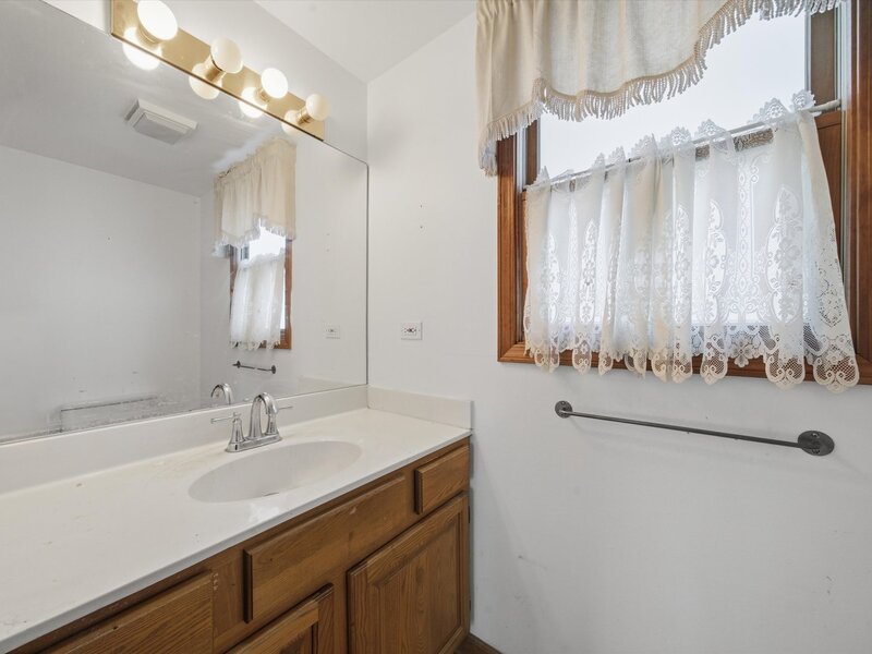 626 Pleasure Drive Mundelein IL 60060